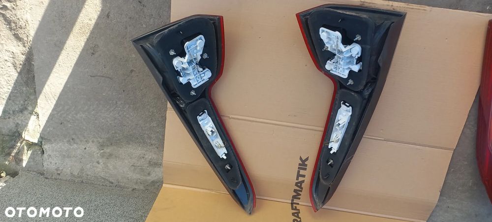 volvo v50 kombi lampa tył lewa lub prawa euro kpl poznan - 2