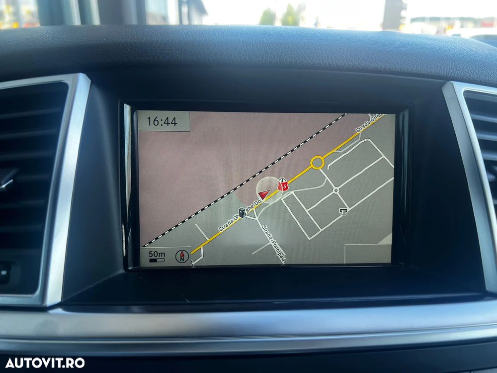 Mercedes-Benz ML 350 BlueTec 4MATIC Aut - 24