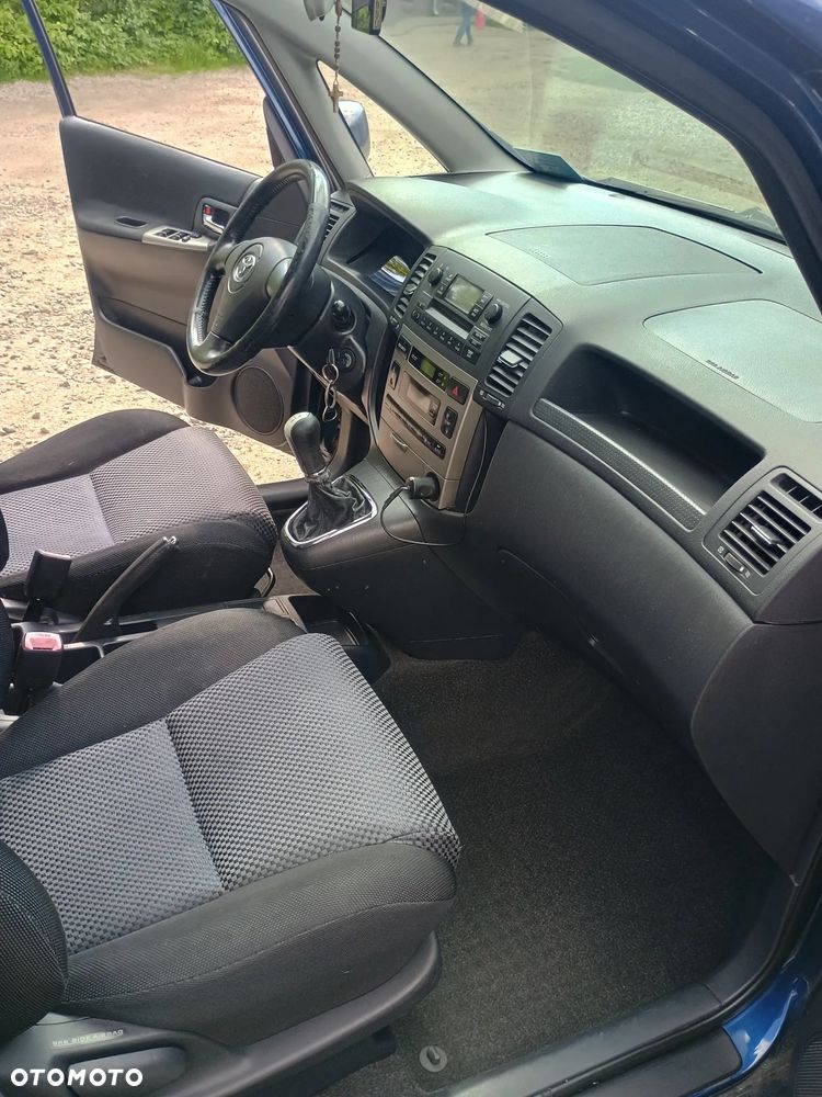 Toyota Corolla Verso 2.0 D-4D - 10