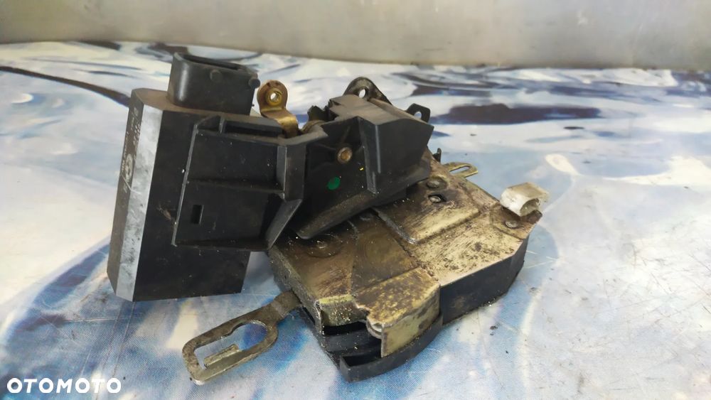 Mechanizm zamka drzwi prawych BMW E36 81463029 - 1