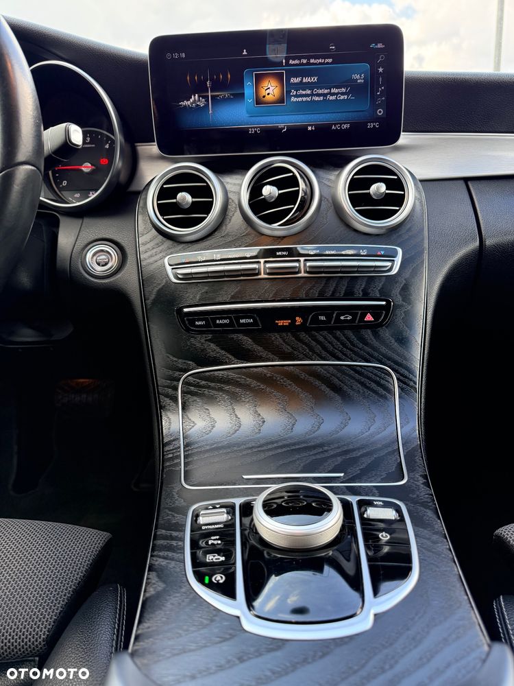 Mercedes-Benz Klasa C 220 d 4Matic 9G-TRONIC Avantgarde - 24