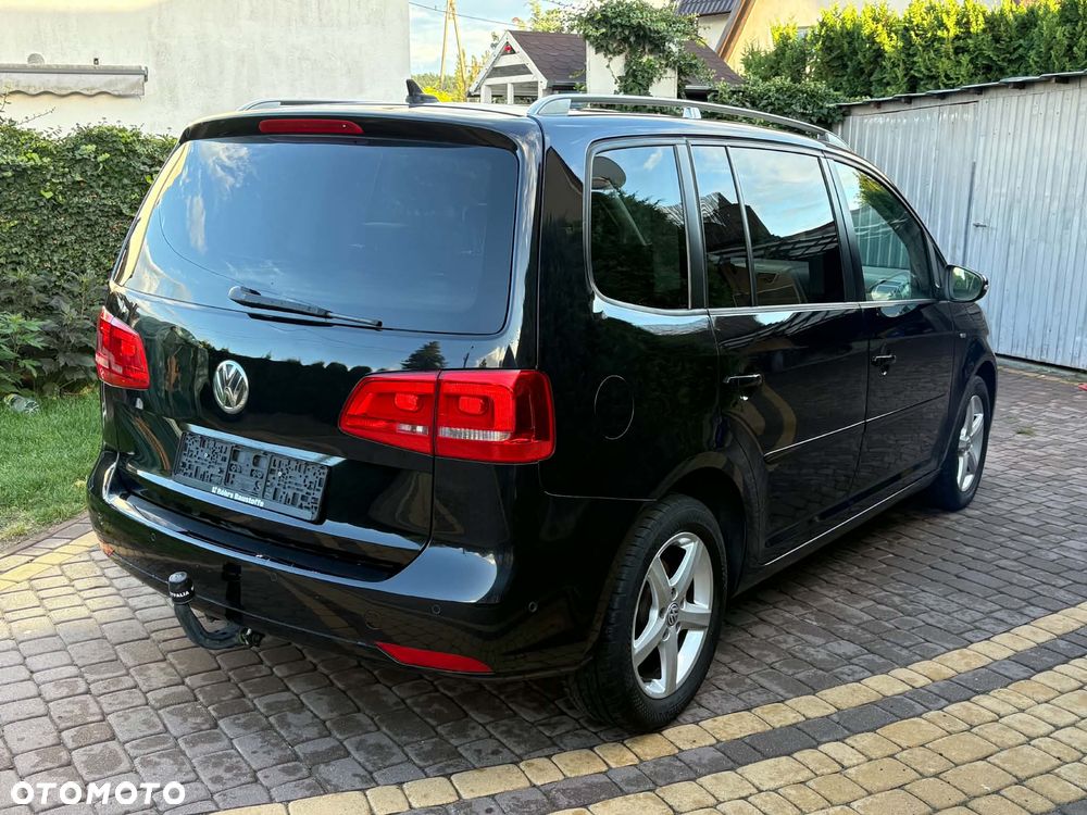 Volkswagen Touran 2.0 TDI DPF BlueMotion Technology DSG Highline - 3