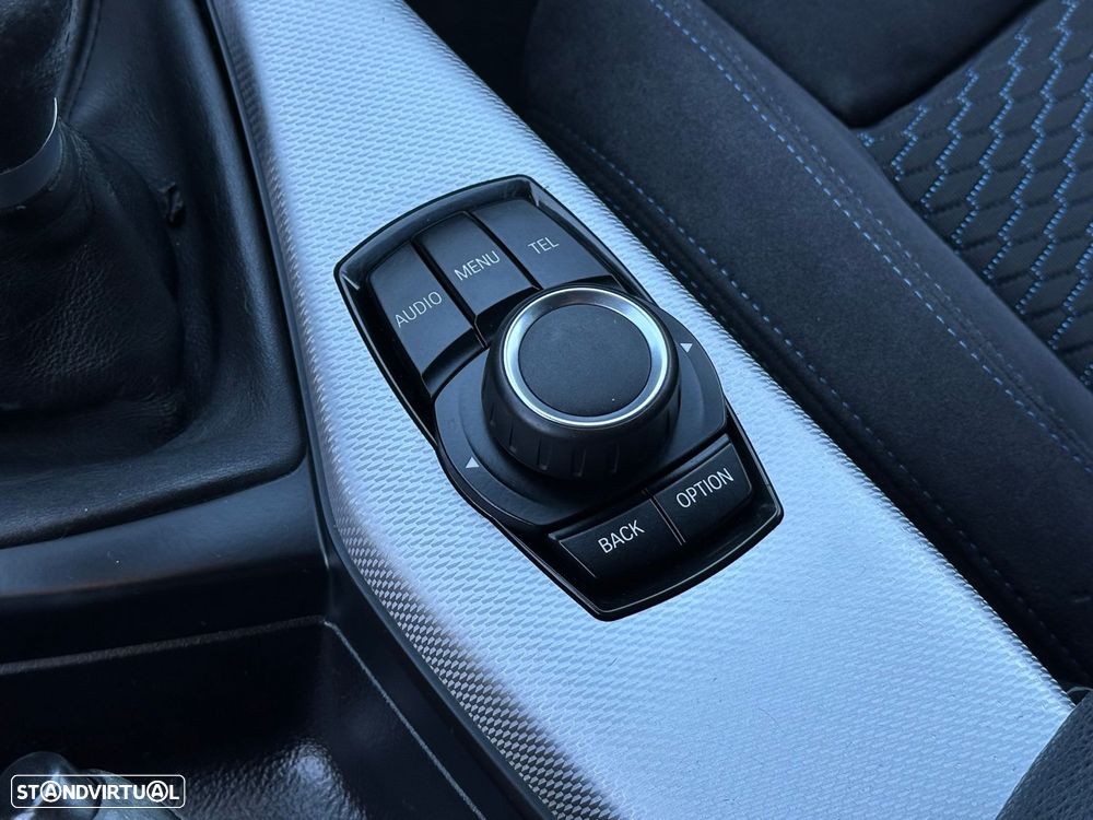 BMW 116 d Pack M - 15