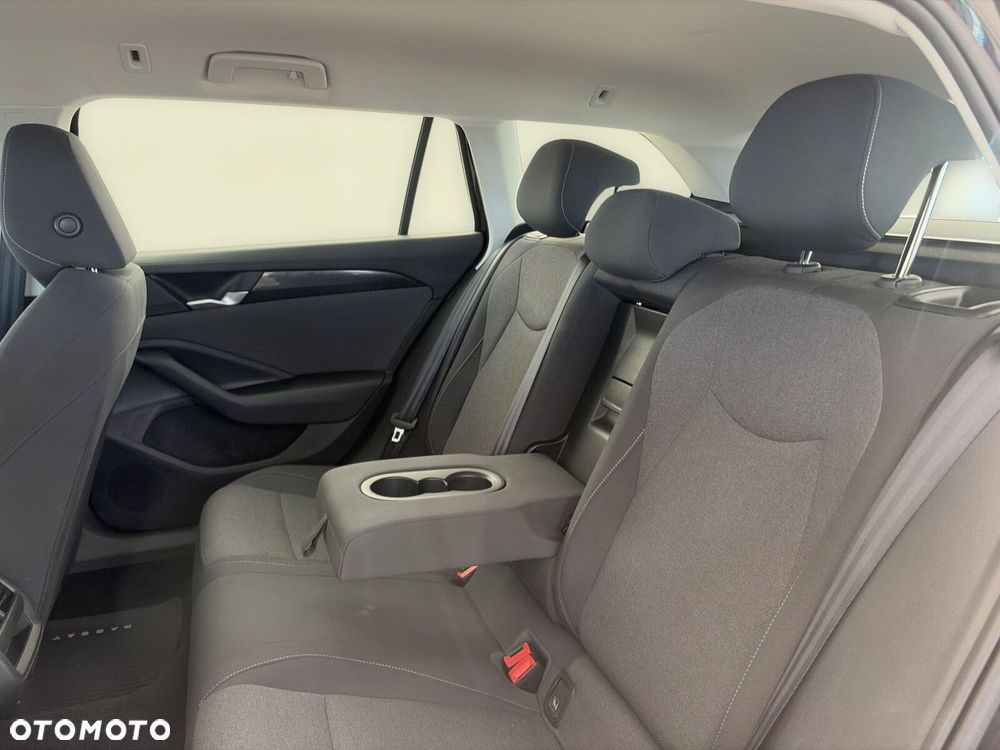 Volkswagen Passat - 17