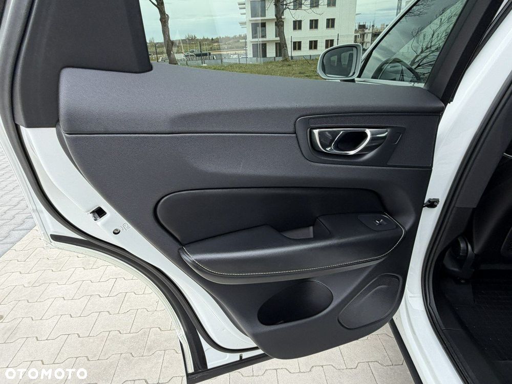 Volvo XC 60 D3 R-Design - 31