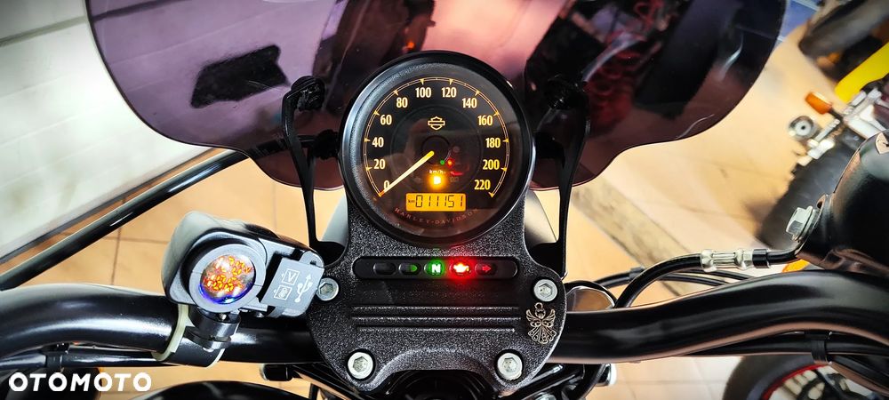 Harley-Davidson Sportster Iron 883 - 29