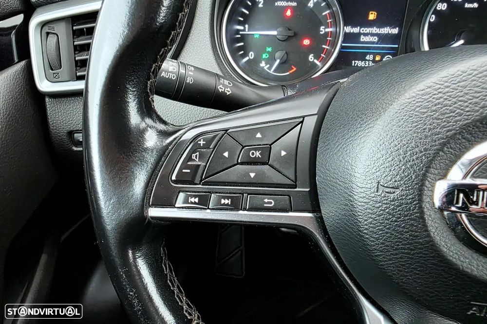 Nissan Qashqai 1.7 dCi N-Connecta - 17