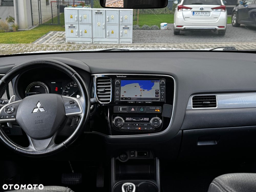 Mitsubishi Outlander PHEV Instyle NAVI + - 15