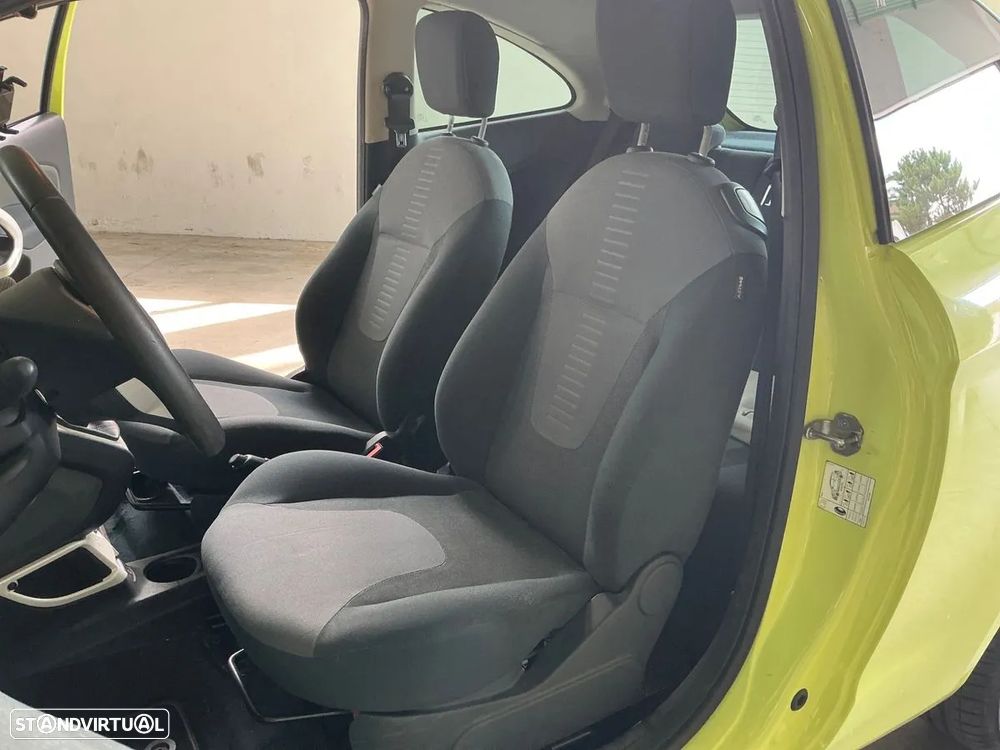 Ford KA 1.2 S&S Titanium - 14