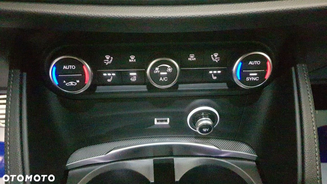 Alfa Romeo Stelvio - 30