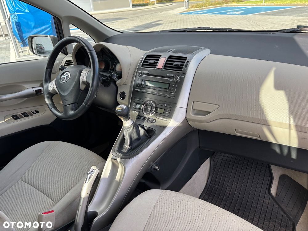 Toyota Auris - 21