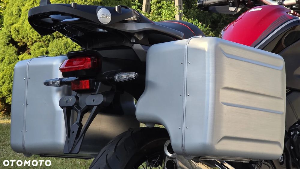 Honda VFR - 26