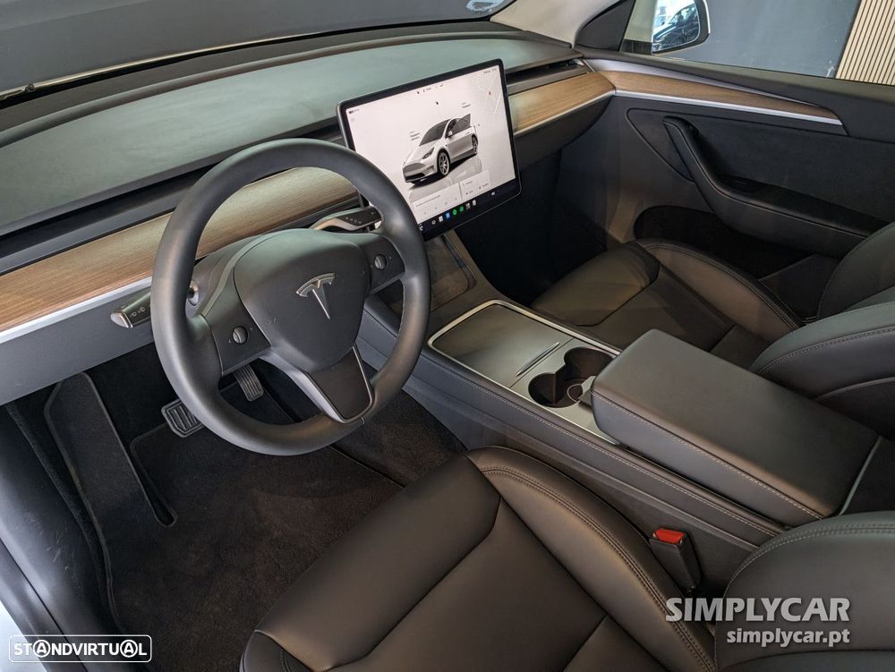 Tesla Model Y Long Range Dual Motor AWD - 6