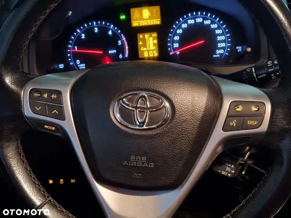 Toyota Avensis 2.0 D-4D Premium - 16