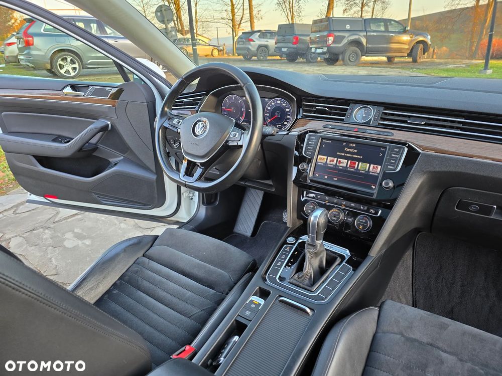 Volkswagen Passat 2.0 TDI Bi-Turbo BMT 4Mot Highline DSG - 16