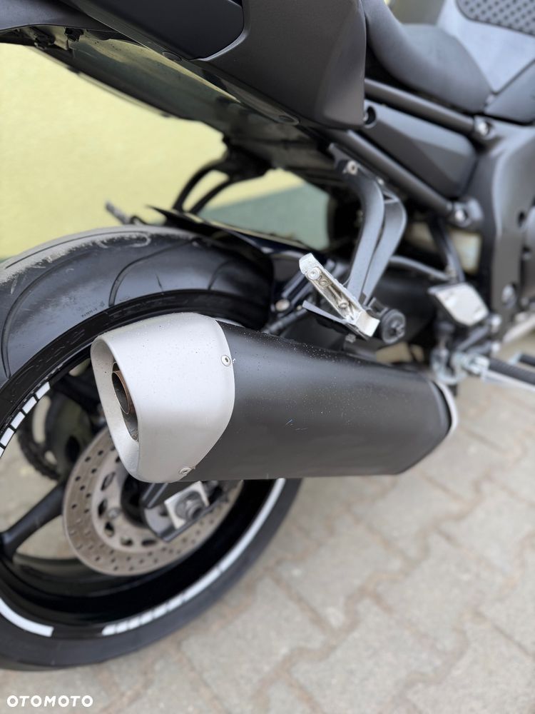 Yamaha FZ8 - 13