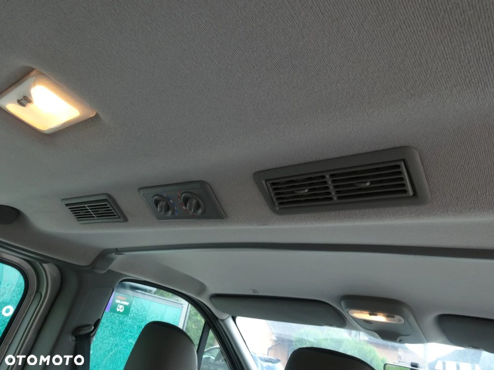 Opel Vivaro L2H1 2.9t Essentia - 16