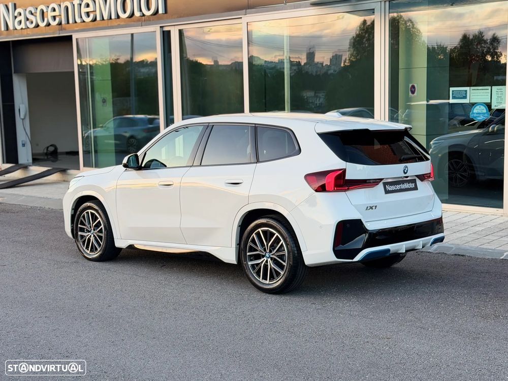 BMW iX1 xDrive30 Pack Desportivo M - 17