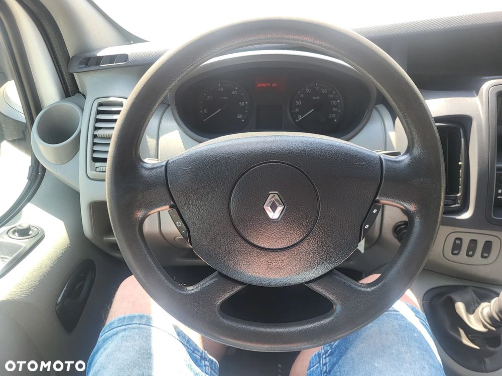 Renault Trafic - 26