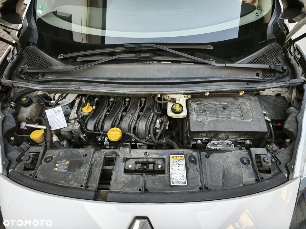 Renault Scenic 1.6 16V 110 TomTom Edition - 31