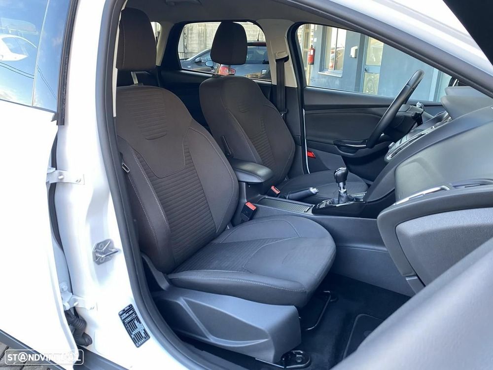 Ford Focus SW 1.5 TDCi EcoBlue Titanium - 5