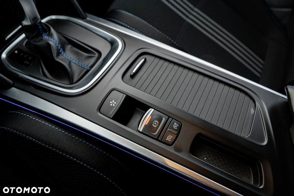 Renault Megane 1.6 TCe GT EDC - 33