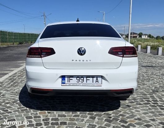 Volkswagen Passat 2.0 TDI DSG Comfortline - 2