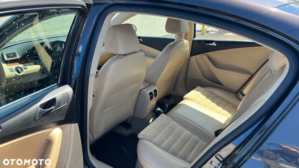 Volkswagen Passat 1.8 TSI Highline - 14