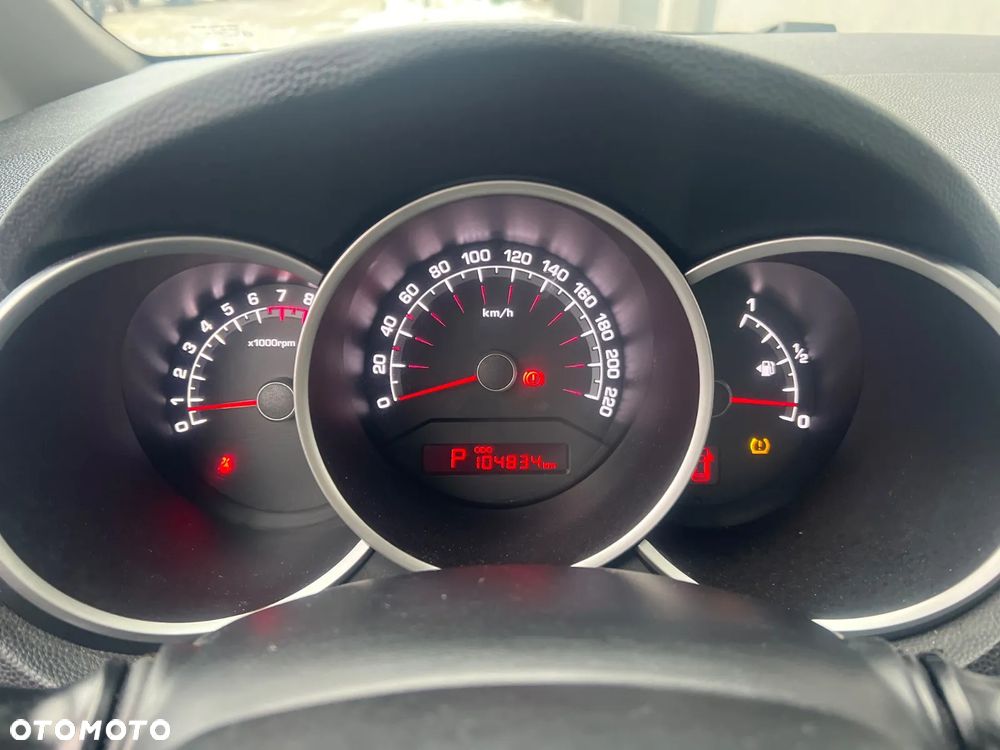 Kia Venga 1.6 L - 15