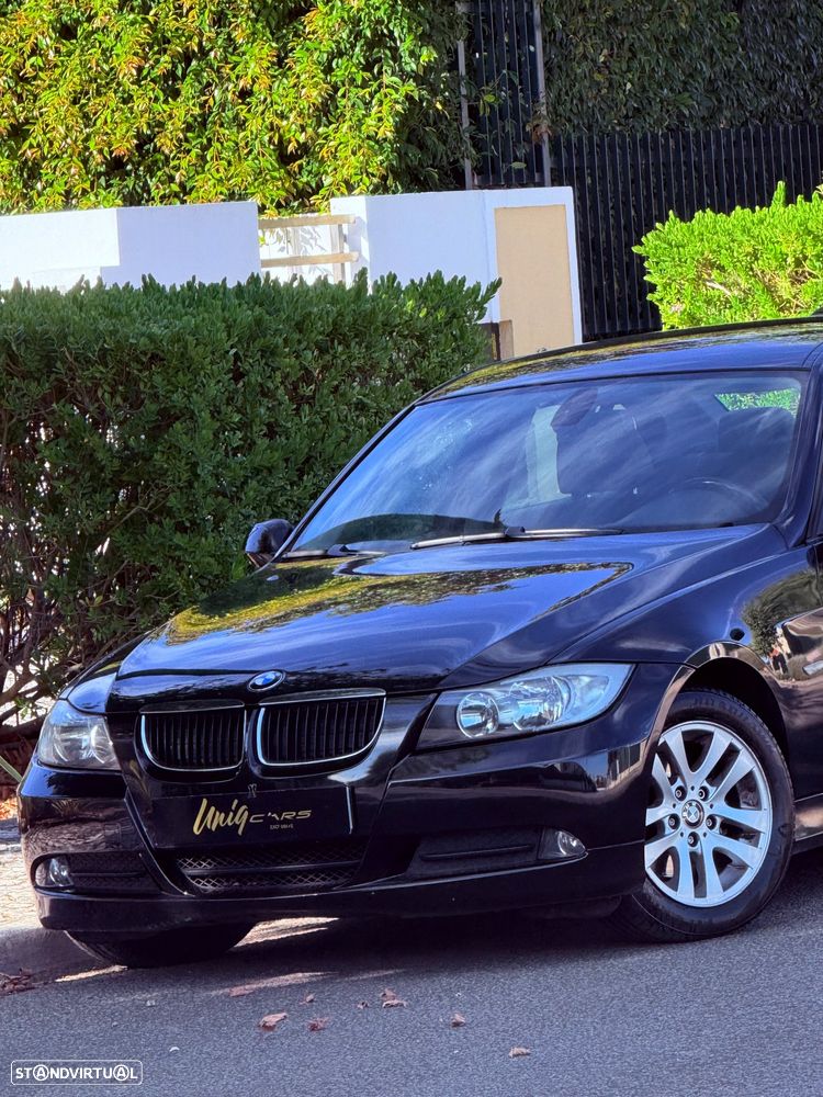 BMW 318 d Dynamic - 4