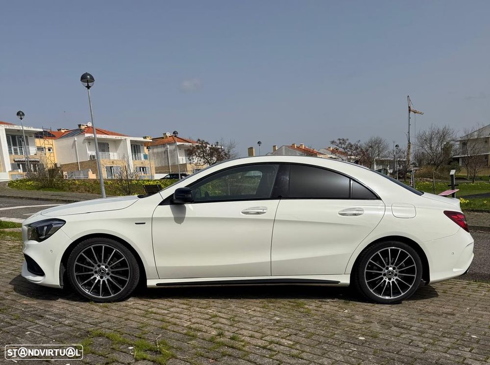 Mercedes-Benz CLA 220 d 4Matic 7G-DCT AMG Line - 4
