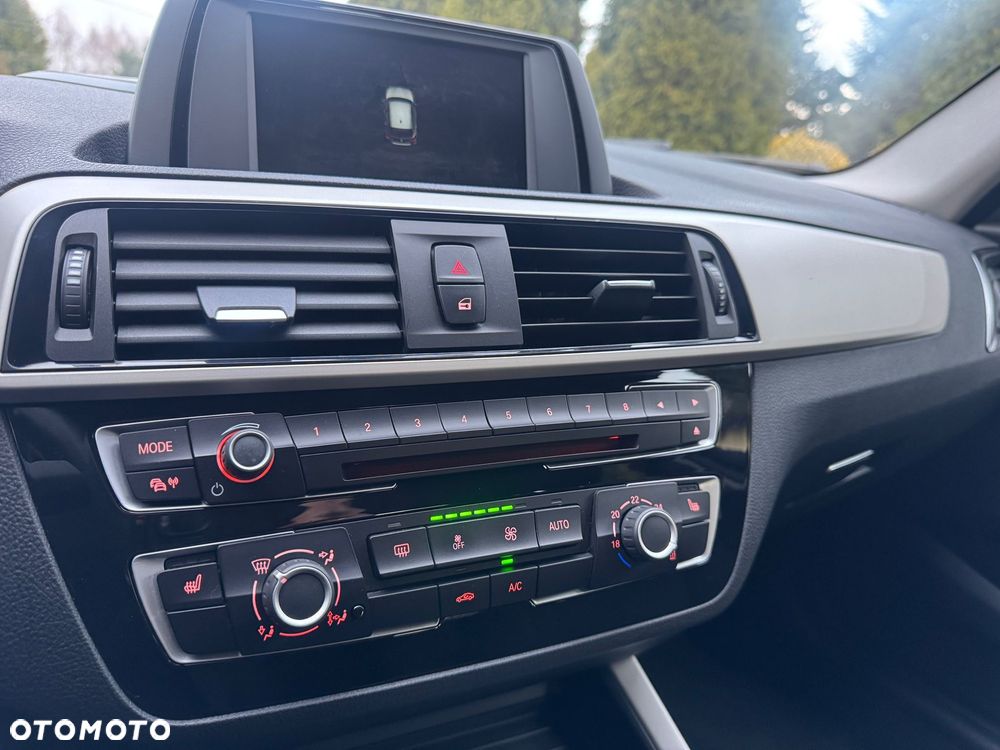 BMW Seria 1 116i - 17