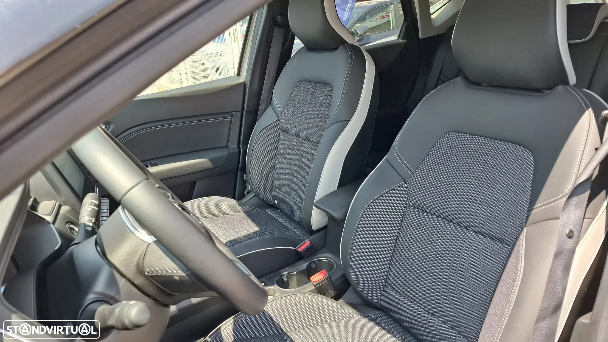Renault Captur 1.0 TCe Techno Bi-Fuel - 9