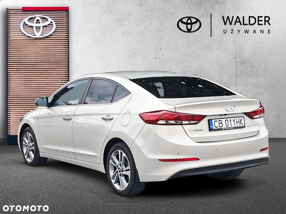 Hyundai Elantra 1.6 Comfort - 4