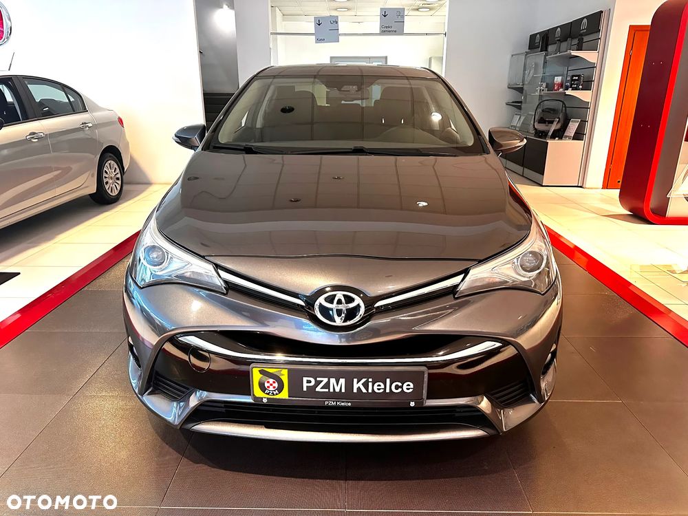 Toyota Avensis 2.0 D-4D Premium - 2