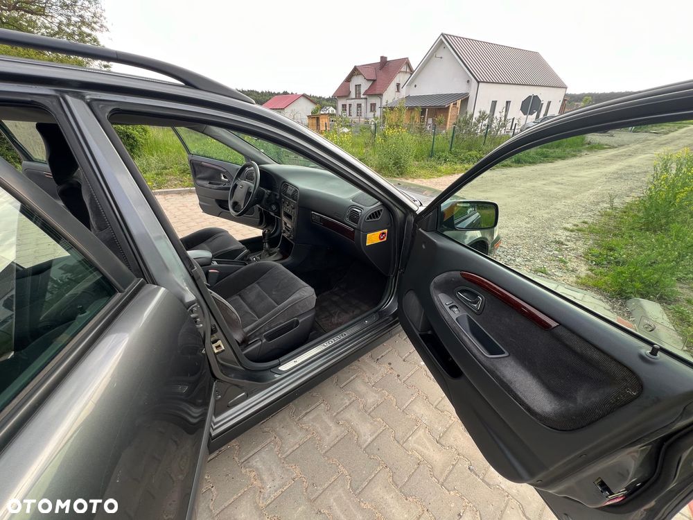 Volvo V40 - 40