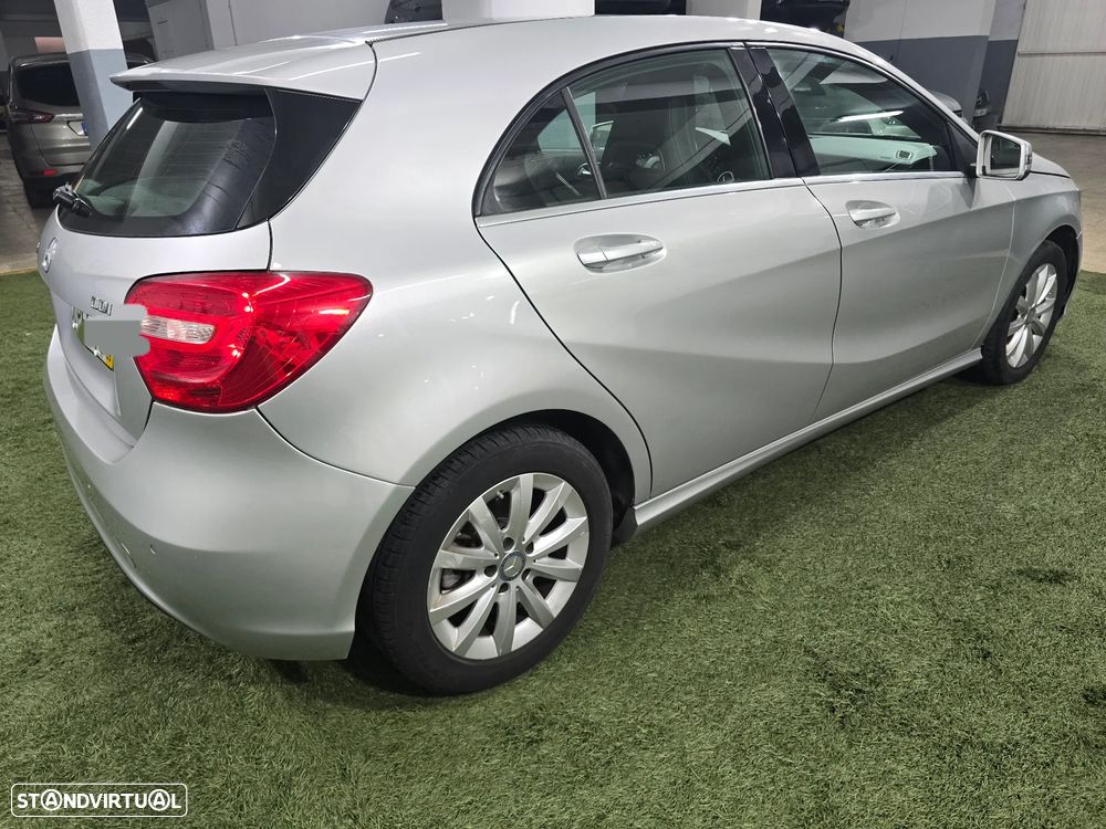 Mercedes-Benz A 180 - 4
