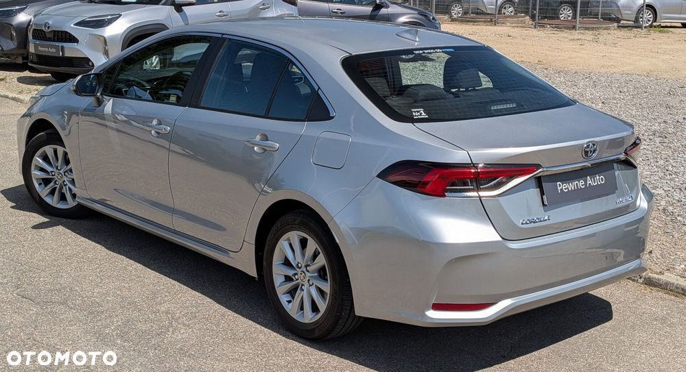 Toyota Corolla 1.8 Hybrid Comfort - 12