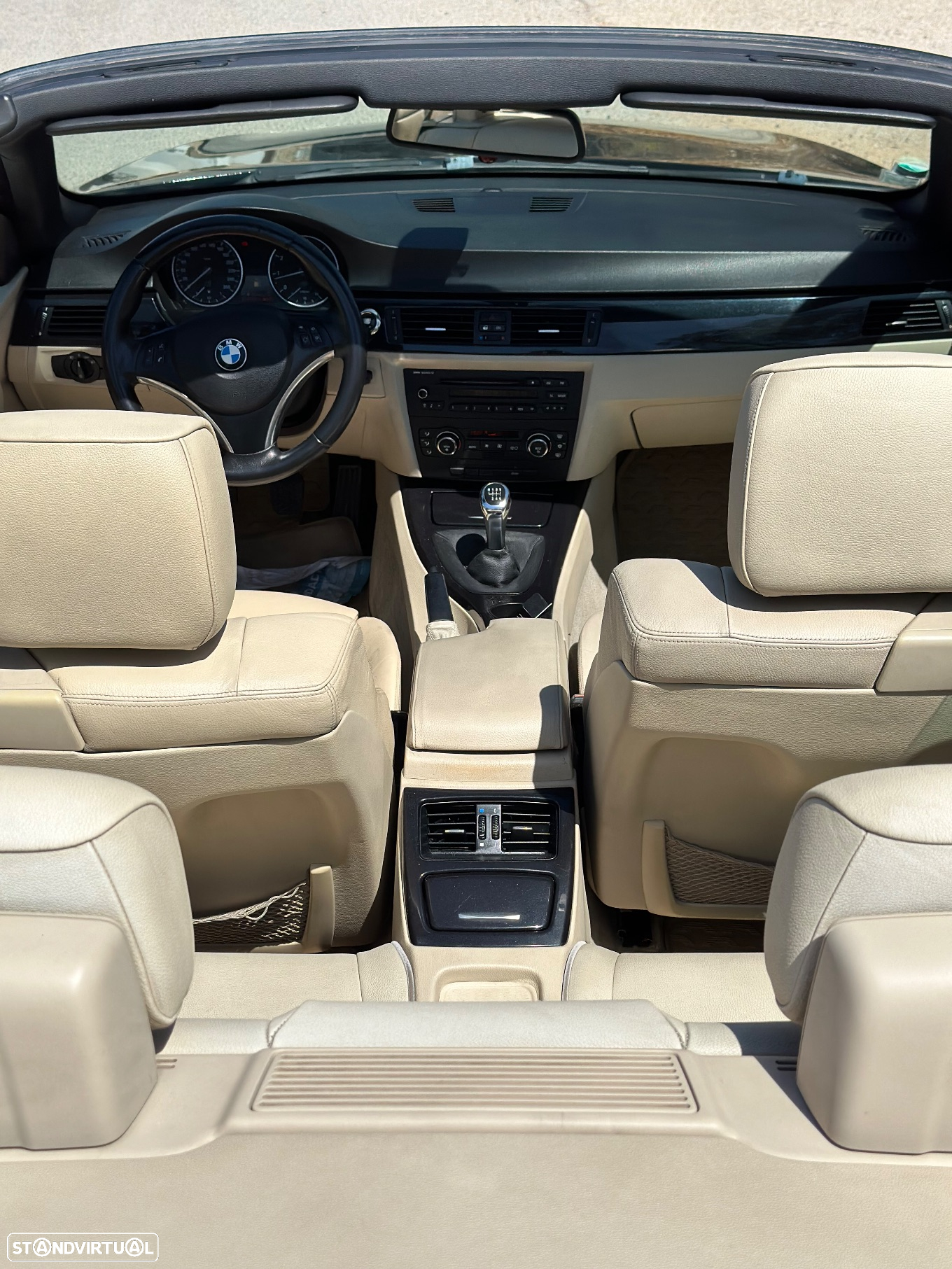 BMW 320 i Intense - 11