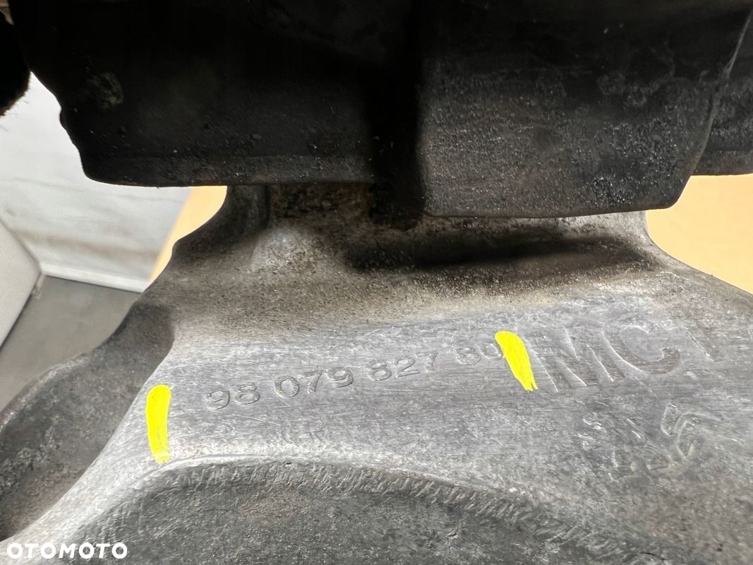Citroen C4 SpaceTourer 1.2 THP łapa skrzyni biegów 9807982780 9807420980 - 2
