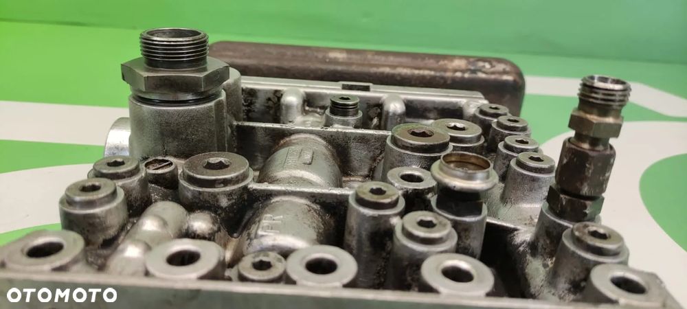 Blok zaworowy ZF 2093352067 Powershift F515100090100 Fendt Xylon 520 - 9