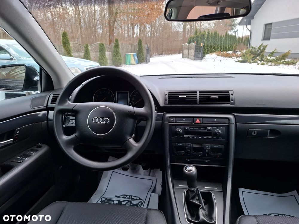 Audi A4 Avant 2.4 - 16