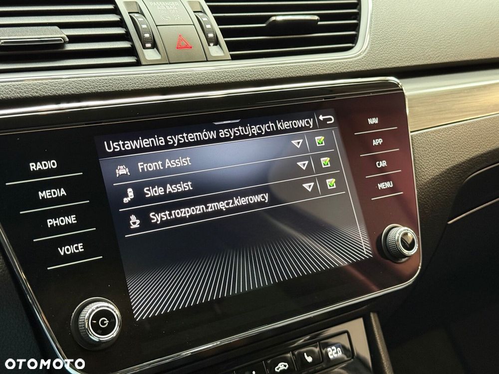 Skoda Superb 2.0 TDI SCR Style DSG - 41