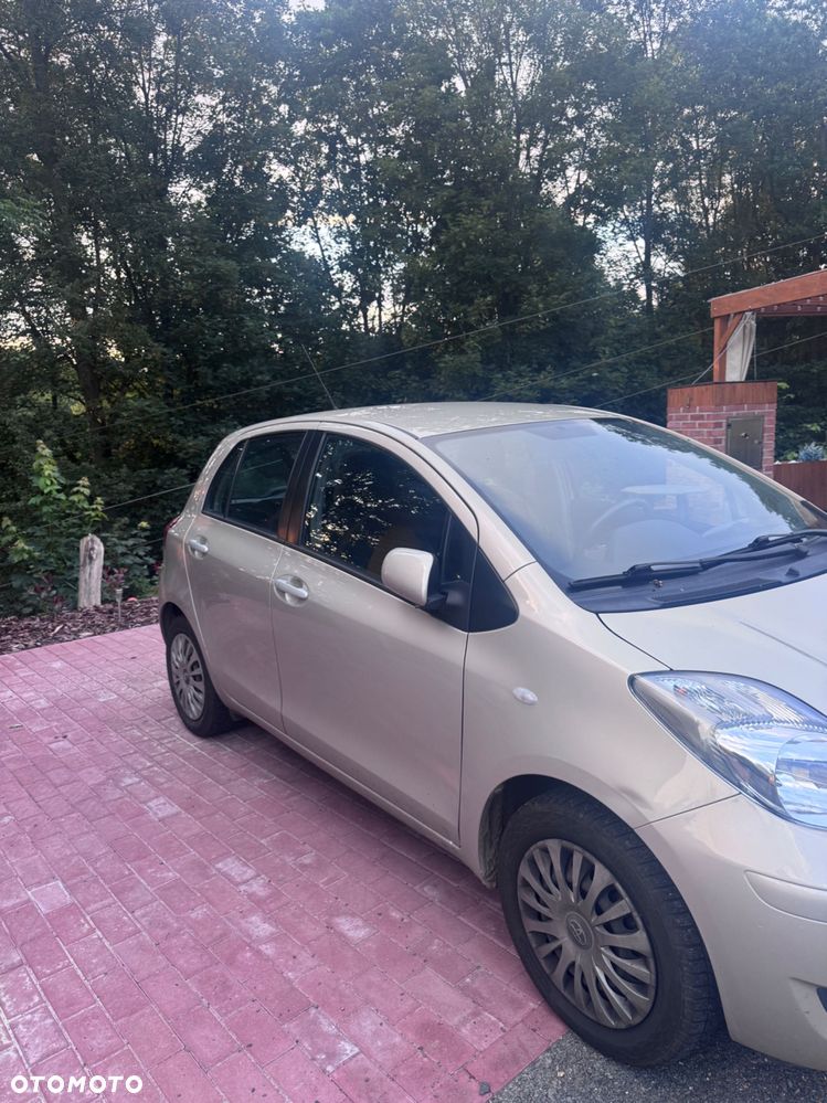 Toyota Yaris - 4