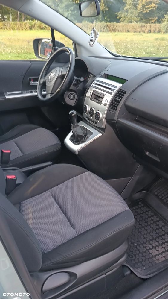Mazda 5 - 10