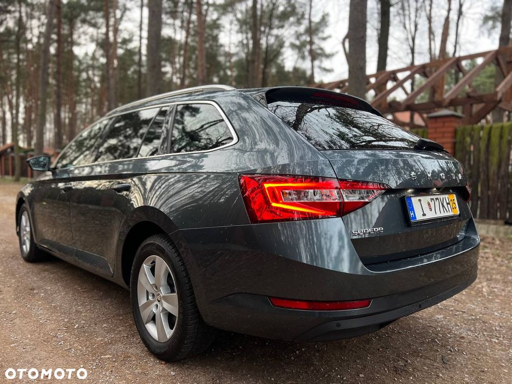 Skoda Superb 1.6 TDI Ambition DSG - 5