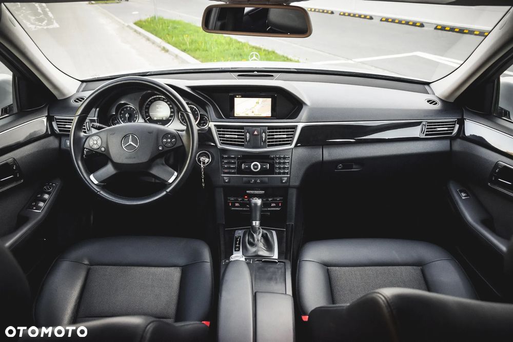 Mercedes-Benz Klasa E 200 CGI BlueEFFICIENCY 7G-TRONIC Avantgarde - 7