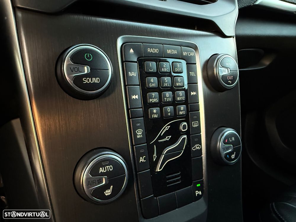 Volvo V40 1.6 D2 Eco Momentum - 26