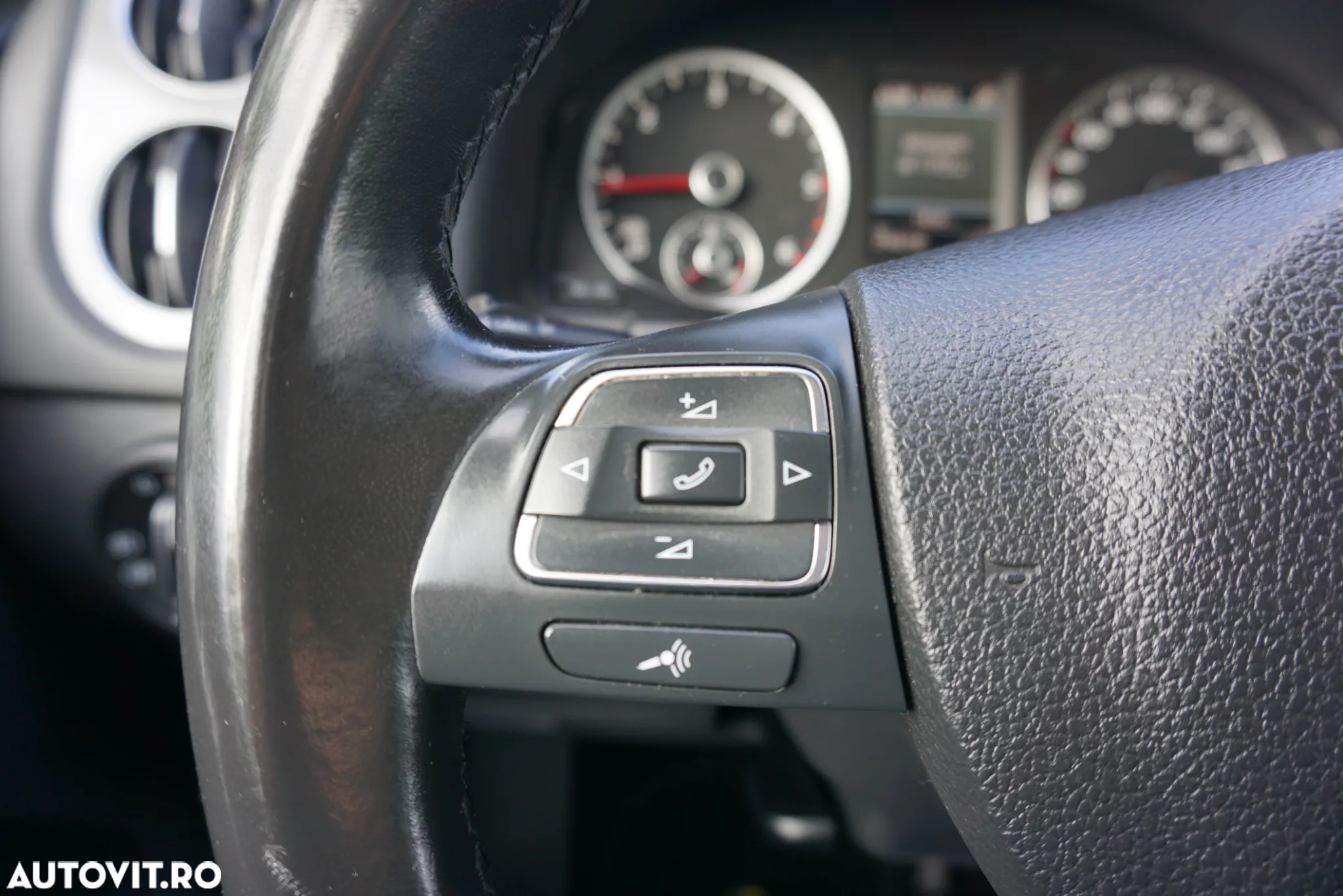 Volkswagen Tiguan 2.0 TDI DPF 4Motion BlueMotion Technology DSG Exclusive - 22