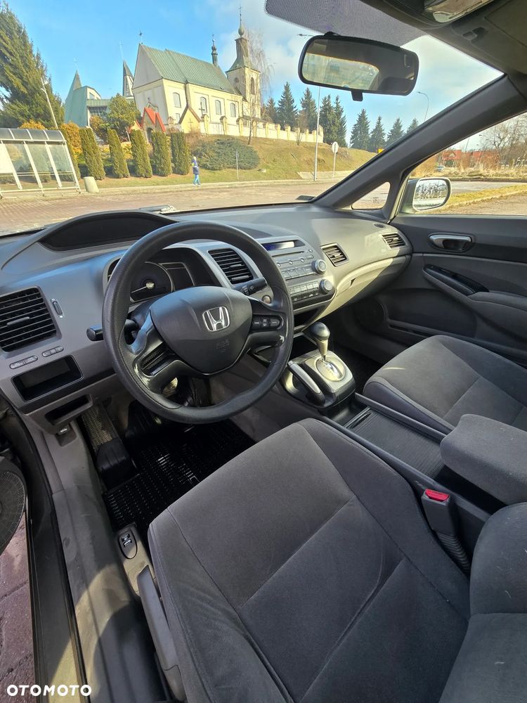 Honda Civic 1.8 Executive - 11